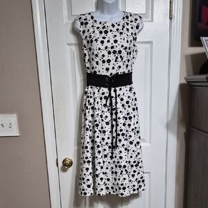 Danny And Nicole Elegant Black and White Floral Midi Dress Size 4 NWOT